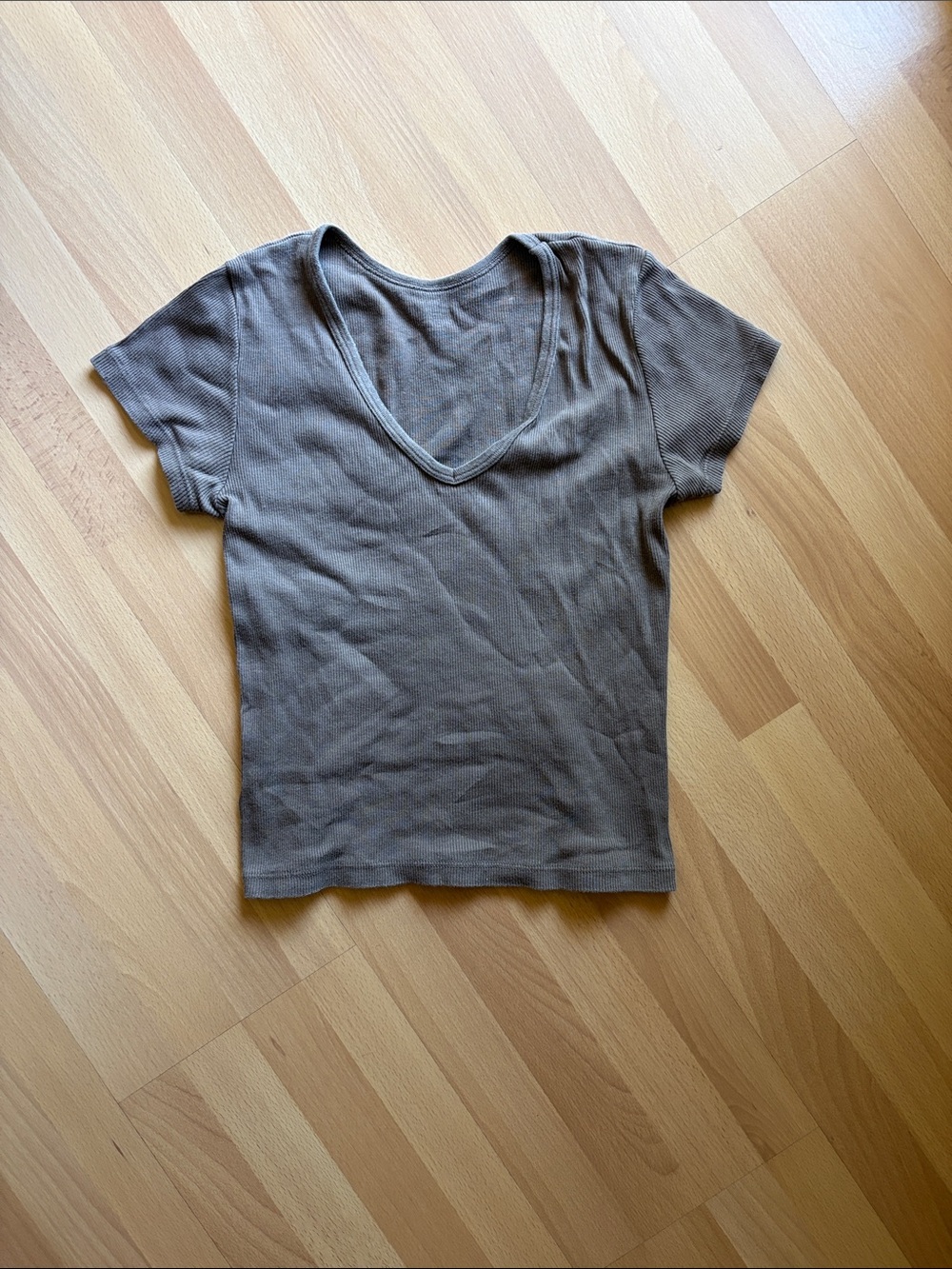 Brandy Melville Ribbed V-neck